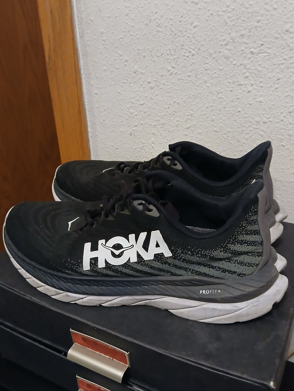 Hoka One One Mach 5 Black White Running Shoes Men's Size 10.5